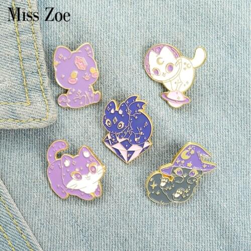 Witchcraft Crystal Wizard Cat Enamel Pins Custom Magic Animals Cute Brooch Lapel Badge Bag Cartoon Jewelry Gift for Kid Friend