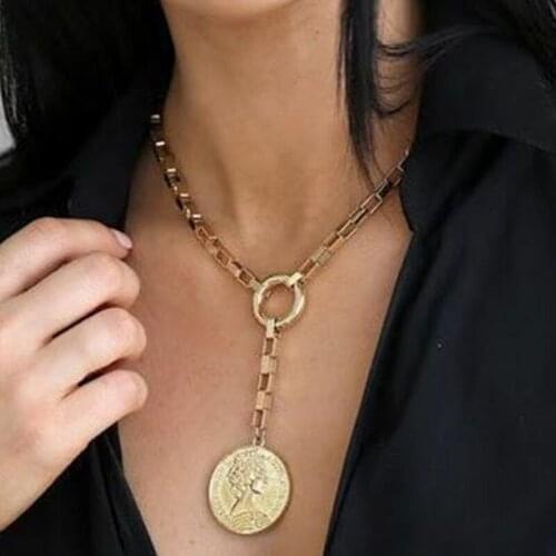 Personality Women Fashion Gold Color Round Head Portrait Pendant Necklace Classic Creative Clavicle Chain Necklace Jewelry Gifts