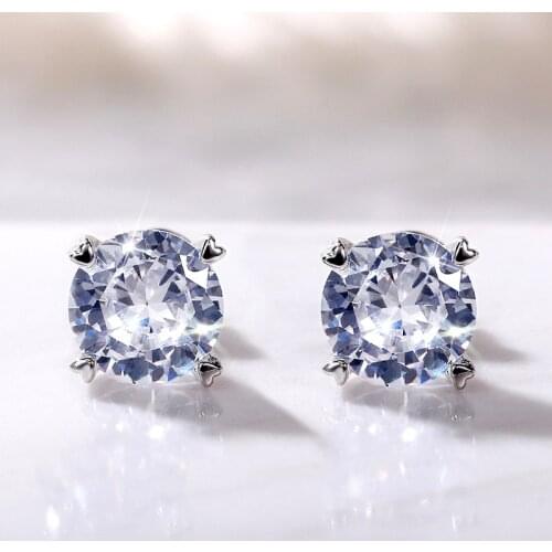 Huitan Delicate Heart Claws CZ Stud Earrings for Women Exquisite Gifts Minimalist Teenage Earrings Silver Color Trendy Jewelry