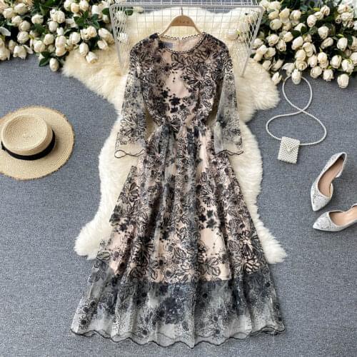 2021 New Summer Retro Vestidos Womens Round Neck Sleeves Heavy Industry Embroidery Mesh Temperament Slim Midi Dress DK213