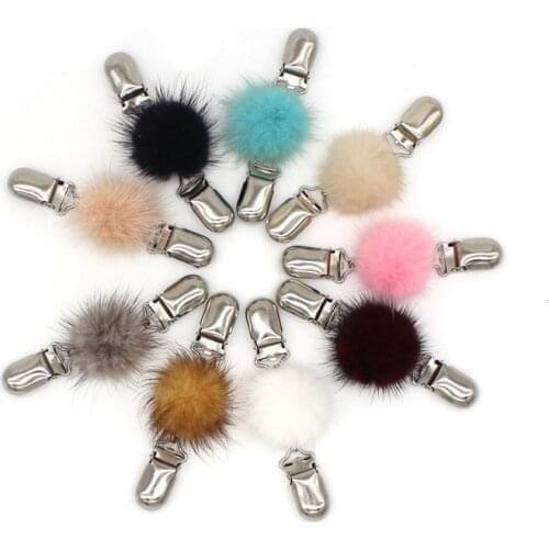 Furry Pom Pom Ball Brooches for Womens Clothing Cardigan Sweater Blouse Shawl Clips Shirt Collar Scarf Clasp Duck Clip Clasps