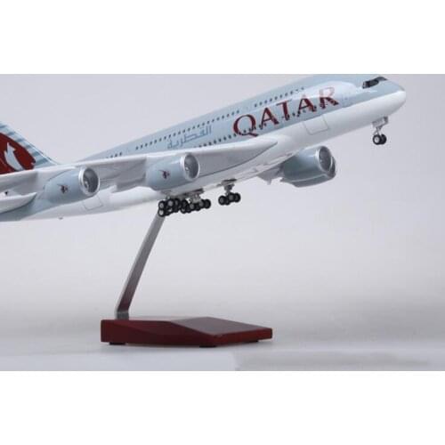 1/160 Scale 50.5CM Airplane Airbus A380 QATAR Airline Model W Light and Wheel Diecast Plastic Resin Plane Collection Decoration