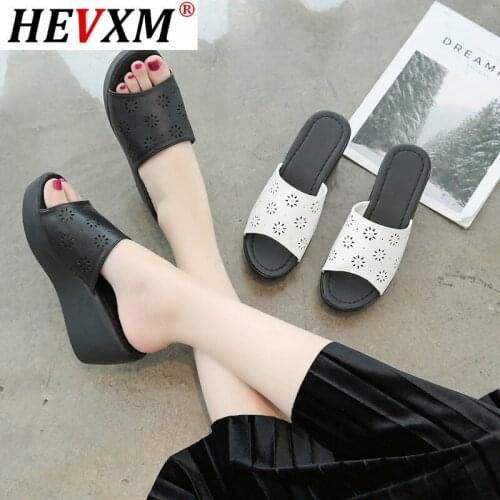 2021 White Flower Hollow Out Women Wedges Slippers Pu Leather Summer Women Flat Platform Slippers Rubber Slippers
