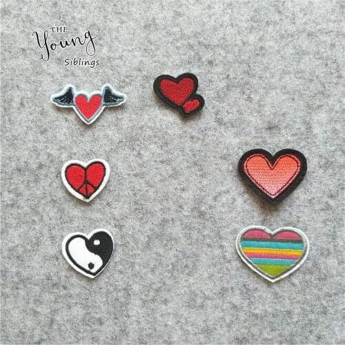 1PCS Red heart Embroidery patches Hat Bag Badge decor iron on patch for Clothes Stripes stickers Accessories Cartoon Applique