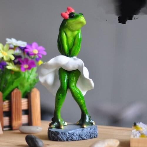 Ornament for Shelves Table Desk Decor Collectible Figurines Exquisite Resin Frog Statues Figurines Frog Animal Figure Decoration