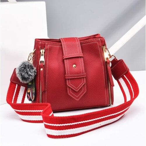 Wide Shoulder Strap Bucket Bag 2021 New Fashion Belt Buckle Female Bag Soft Leather Shoulder Bag Womens Messenger Shopping Bag