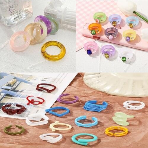 LJLGLY Aesthetic Colorful Transparent Retro Resin Acrylic Crystal Candy Color Geometric Simple Rings for Women Trendy Jewelry