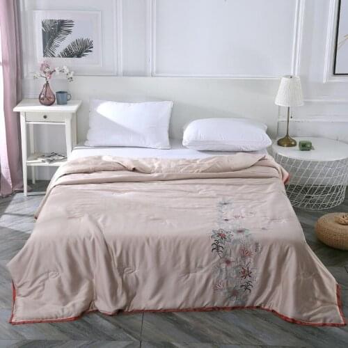 Champagne gold Summer Quilt Chamomile Embroidery Air Condition Blanket Soft and Comfortable Bed Cover Bedding 2020 New