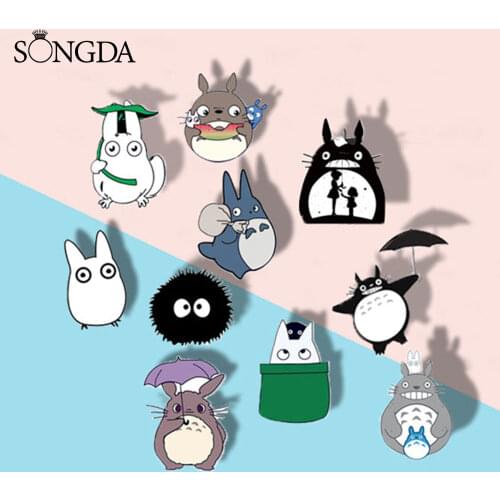 Classic Japan Anime Totoro Brooch Pins Acrylic Lapel Pin Brooches Resin Badge For Clothes Decoration Badges Gifts For Friends