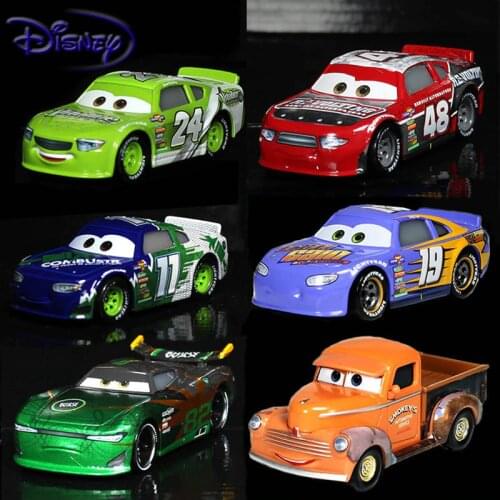 Disney Pixar Cars 3 Toys For Kids LIGHTNING McQUEEN High Quality Plastic Cars Toys Cartoon Models Christmas Gifts