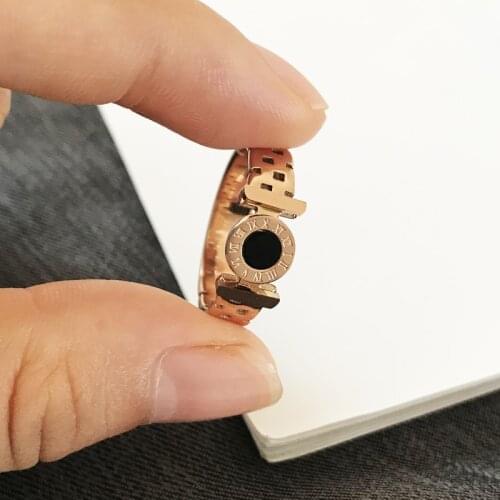 Fashion Jewelry Hot Rings Woman Rings Stainless Steel Black Roman Numerals Rings Rose Gold Color Hollow Out Rings