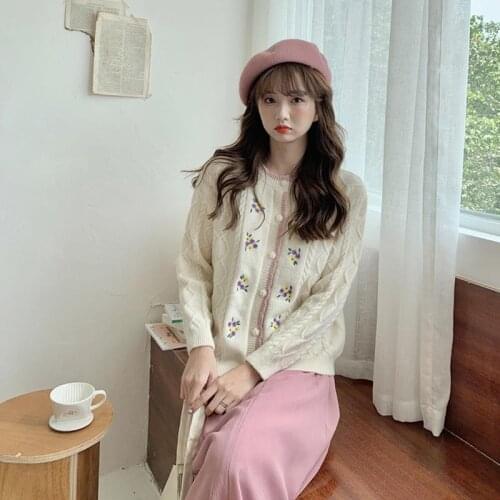 2021 new girl Japanese knitted sweater jacket women loose Korean version of autumn and winter printing all-match cardigan