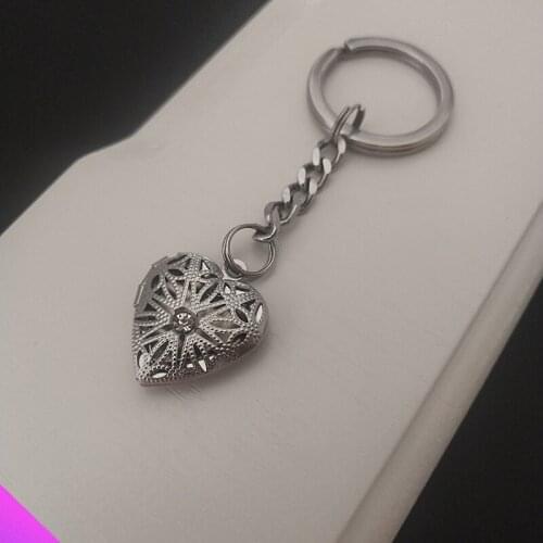 New keychain link hollow star inlaid crystal heart-shaped photo frame free laser engraved photo box stainless steel jewelry gift