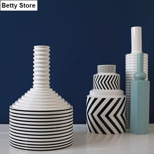 Threaded Ceramic Vase Flower Arrangement Living Room Decoration Black and White Flower Vase Crafts Wedding Vases Home Decoration