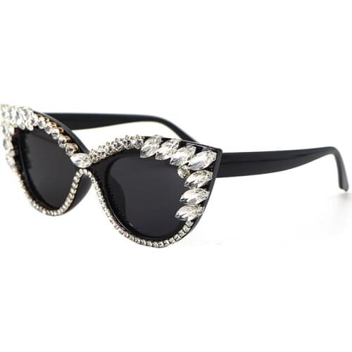 2021 Male Female Sunglasses Cat Eye Fashion Brand Oversized Rhinestones Studded Spectacle Frame UV400 Protection Glasses