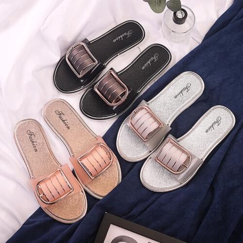 UVRCOS Low-heeled Shoes