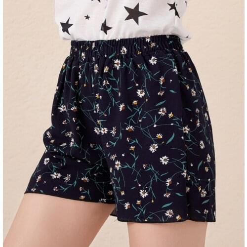 Floral Print Casual Shorts Ladies Large Size Chiffon Soft Comfortable Wear Women Summer Elastic Waist Loose Sports Shorts