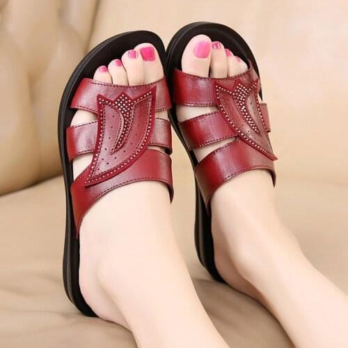 New Fashion Summer Genuine Leather Mother Sandals Slippers Women Soft Comfort Non-slip Sandals Ladies Beach Flats Sandals Shoes