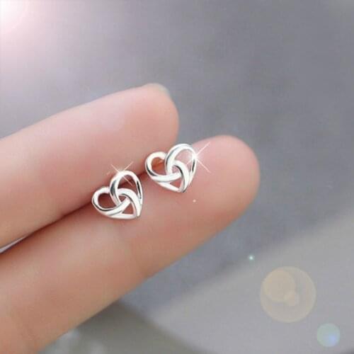 Love Knot Earrings Female Temperament Simple High-end Heart-shaped Earrings Trendy Small Exquisite Hypoallergenic Earrings