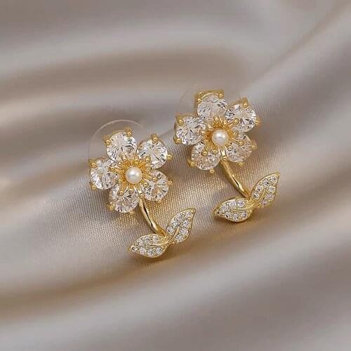 YAOLOGE New Gold Color Flower Rhinestone Stud Earrings 2021 Trendy Geometric Alloy Earrings For Women Party Gift Fashion Jewelry