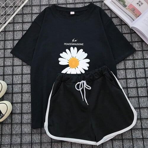 Womens Daisy Printing Sports Suit Womens Summer Loose Ins Fashionable Short-sleeved Shorts Casual Two-piece Suit