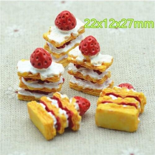 6PCS Resin 3D Strawberry Cake Miniatures,Dollhouse Display Cake Models, DIY Crafting Cabochons-22X12X27mm