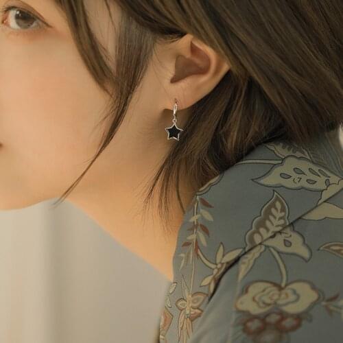 VENTFILLE 925 Sterling Silver Temperament Korean Personality Simple Black Five-pointed Star Fashion Small Sweet Earrings