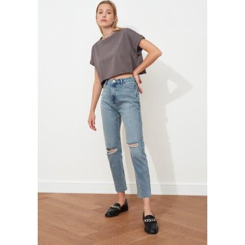 Trendyol Ripped Detailed High Bel Mom Jeans TWOSS20JE0353