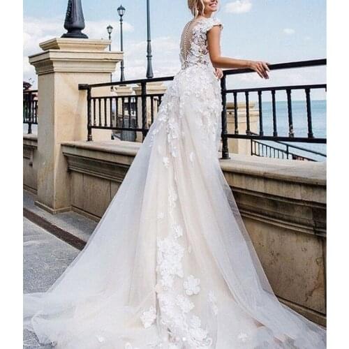 New Arrival 2020 Summer Beach A Line Wedding Dresses Illusion Bodice Lace V Neck Covered Buttons Back Modern Boho Bridal Wedding