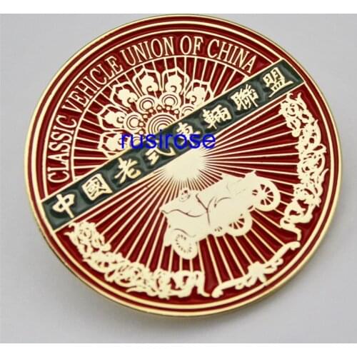 Factory direct bulk custom old car club badge, DIY light radiant enamel round brooch