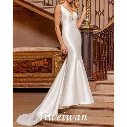 Mermaid / Trumpet Wedding Dresses V Neck Sweep / Brush Train Satin Sleeveless Simple with 2021