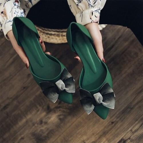 Whisbarlu Pumps