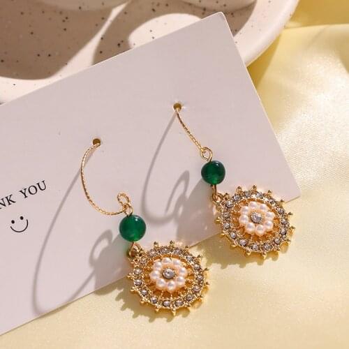 Retro Sun Flower Earrings For Woman Party Accessories Ear Stud Earrings Fashion Jewelry Korean Pearl Earrings Moda Mujer 2021