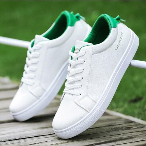 Mens new fall lace up flat bottom small white shoes student leisure travel single shoe leather sports Korean Edition