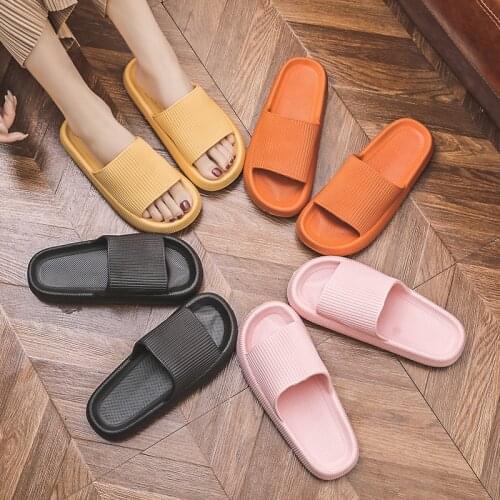 2021 Trend Thick Sole Home Bathroom Women Slippers 4cm Heel Ladies Platform Shoes Non-slip Bedroom Solid EVA Couples Slides
