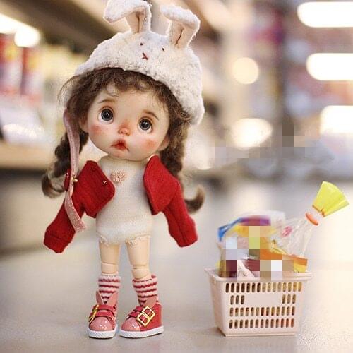 OB11doll shoes are stylish and versatile with rounded ends and button-ups The shoes are made of rabbit ears and candy color