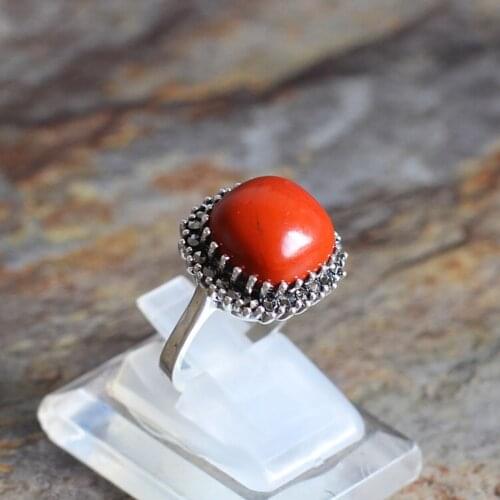 The new best-selling womens silver ring retro octopus inlaid red Natural stone