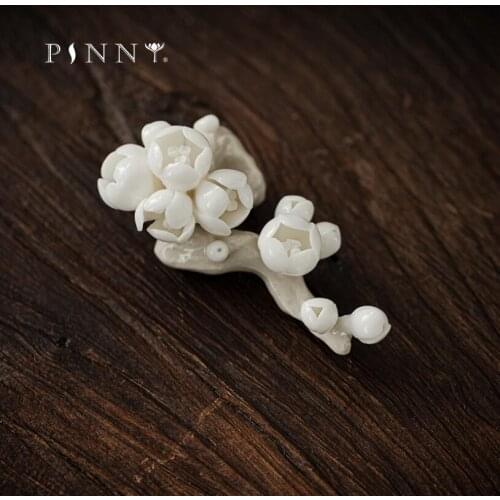 PINNY Plant Ash Glaze Plum Ceramic Tea Pet Chinese Kung Fu Tea Accessories Retro Ceramic Crafts Decorative