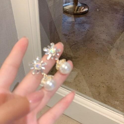 New design sense jewelry flower imitation pearl drop earrings female 2021 new trendy Korean style temperament earrings for women