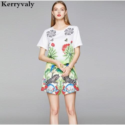New Casual Fashion Two-Piece Set Short Sleeve Green Summer Tops + High Waist Shorts Women Sets Clothes 2021 K5557