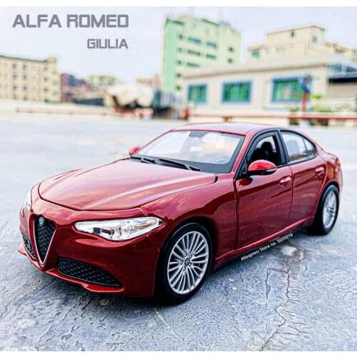 Bburago 1:24 Alfa Romeo Giulia Die casting model simulation alloy car model crafts decoration collection toy tools gift