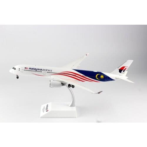 1:200 Scale Malaysia Airways A350-900 Airlines Model with Base Alloy Aircraft For Collectible Souvenir Show Gift Toys