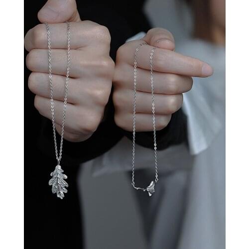 Fashion Jewelry Leaves Pendant Necklace Popular Design Silvery Plating Autumn Winter Style Chain Necklace For Girl Lady Gifts