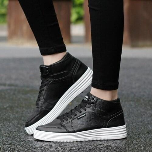 RAPQUE Footwear