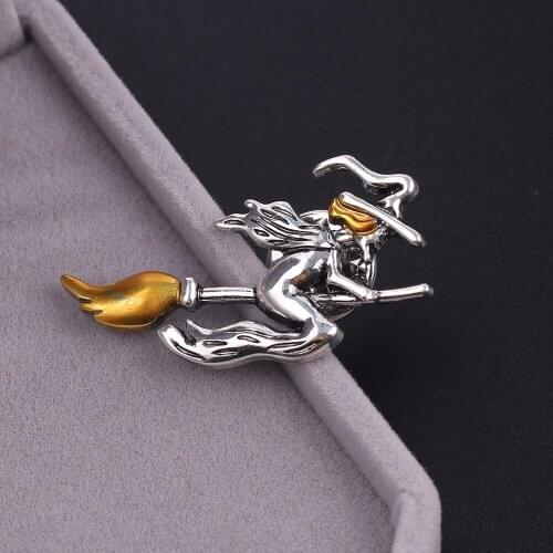 1Pcs Witch Riding Broomstick Pumpkin Ghost Ghost Evil Eyes Pumpkin Brooch Fashion Personality Halloween Gift Badge