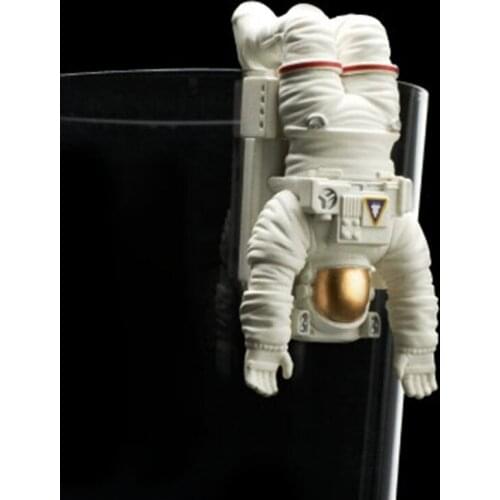 WU CHEN LONG Capsule Toys Cosmonaut Decoration Astronaut Cup Statue Spaceman Arts Sculpture Resin Crafts Home Decoration R3409