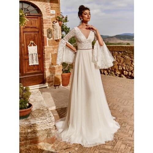 Long Sleeves Boho Outdoor Tropical Wedding Dress V-Neck 2021 Tulle Lace Backless Elopement Maxi White Bridal Gown Custom Made