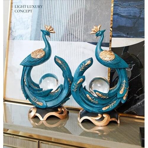 European Crystal Ball Peacock Resin Sculpture Ornaments Decoration Fengshui Home Furnishing Livingroom Table Figurines Crafts