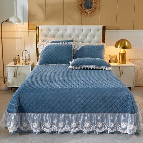 Fluffy Plaid Patchwork Lace Velvet Bedspread King Size Queen Oversized Quilted Coverlet Double Bed Sheet 2 Pillow Cases 270x250