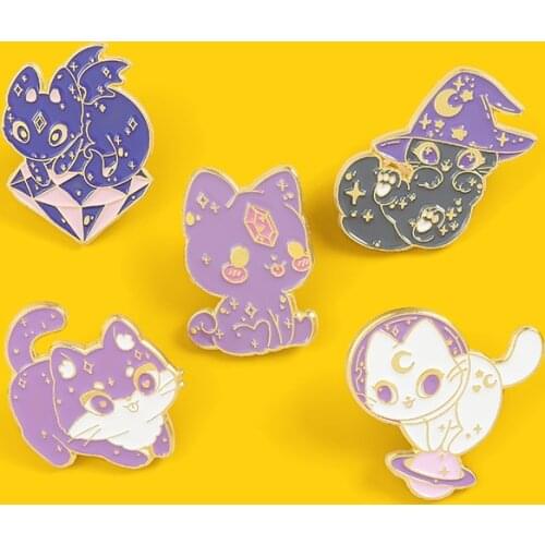 XEDZ Purple Alien cat Badge Brooch Wizard Space Metal Enamel Lapel Pin Backpack Clothes Fashion Jewelry Gift for Couples Lovers